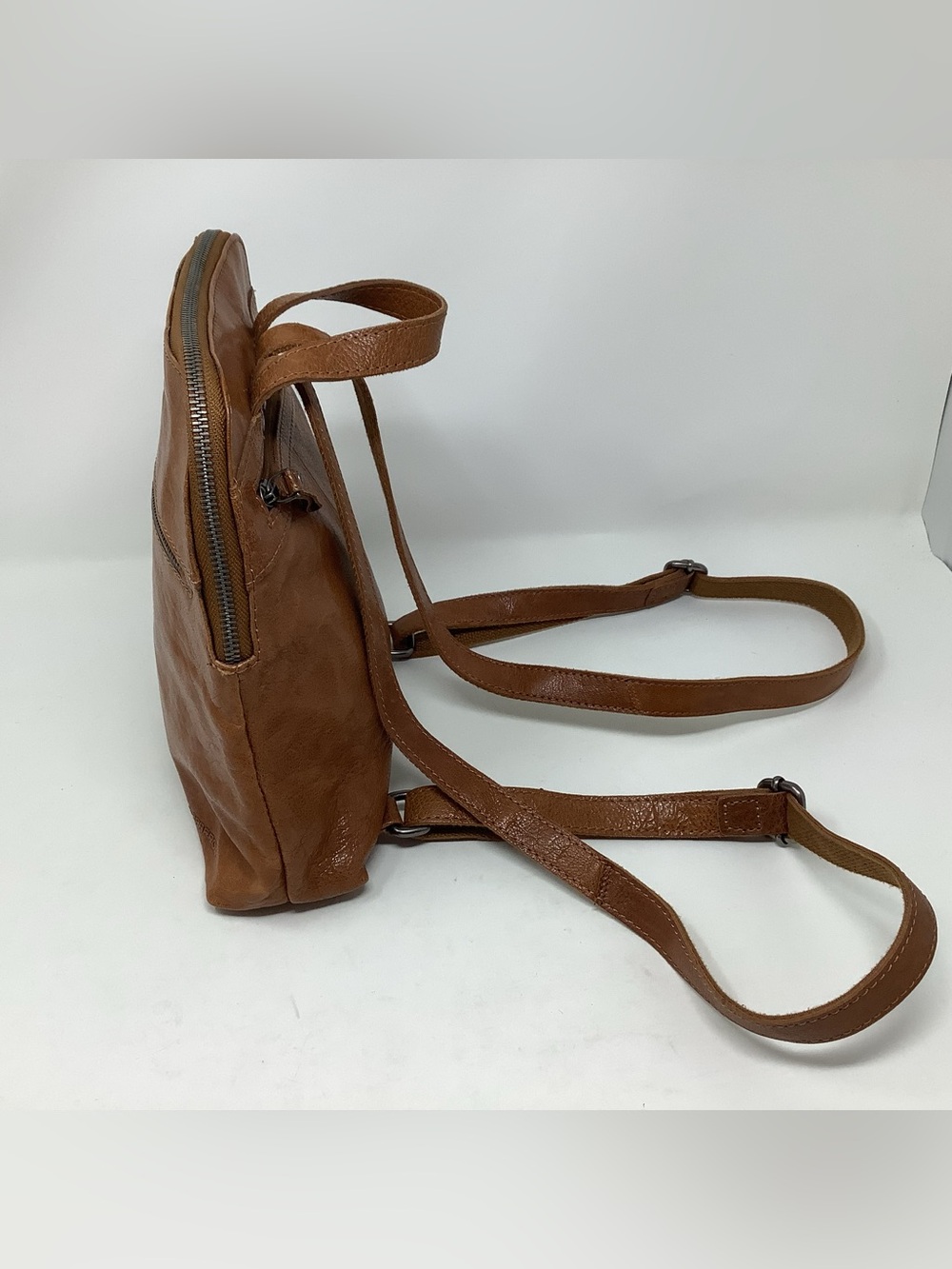 Spikes and Sparrow Leather Backpack - Picture 3 of 12